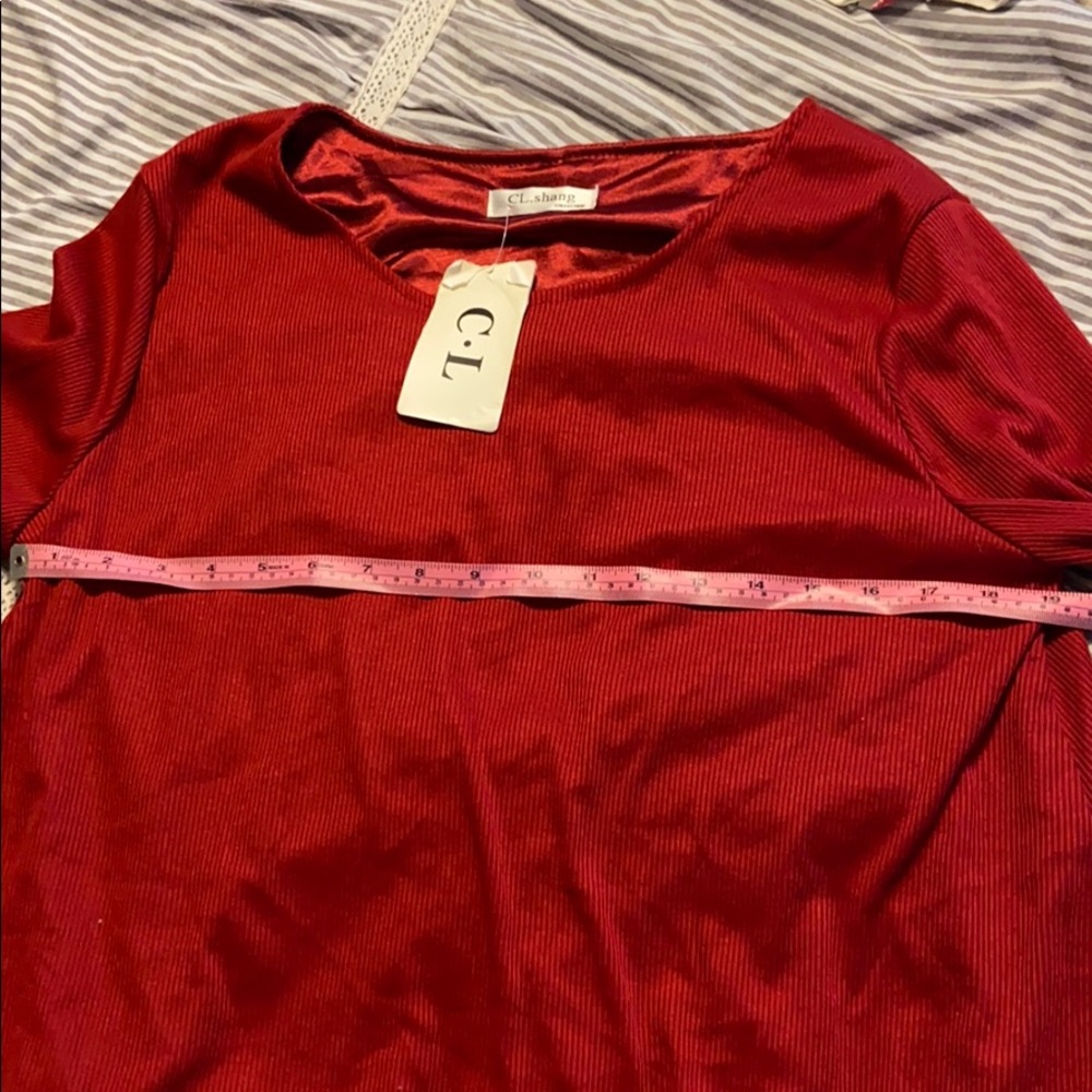 Red tunic. - Picture 5 of 7